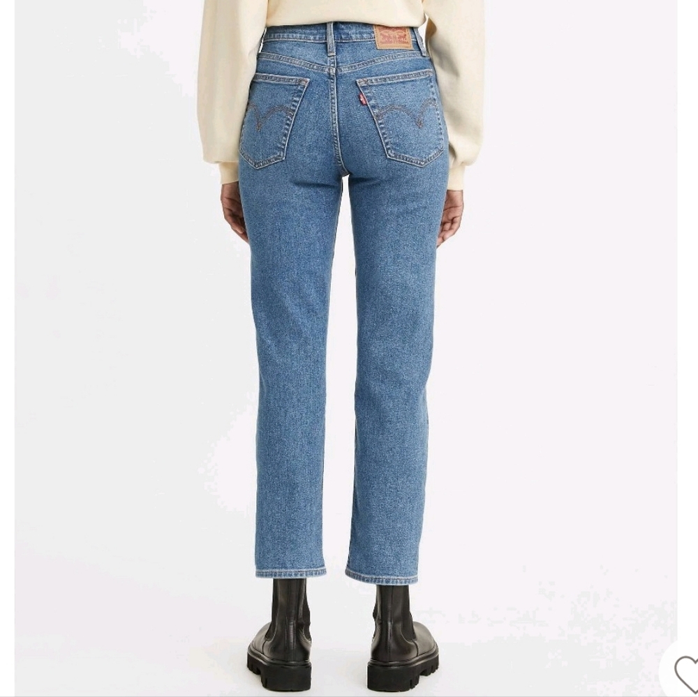 Levi Wedgie Straight Cropped Jeans 28